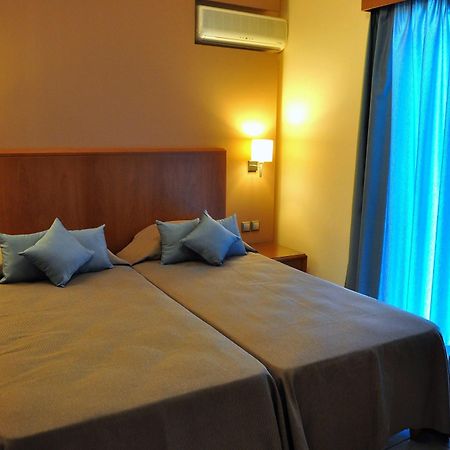 Sandys Studios Apartments And Log Villas Псалиди Екстериор снимка
