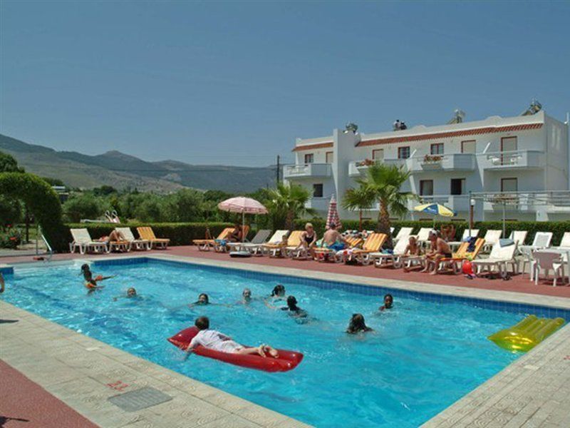 Sandys Studios Apartments And Log Villas Псалиди Екстериор снимка