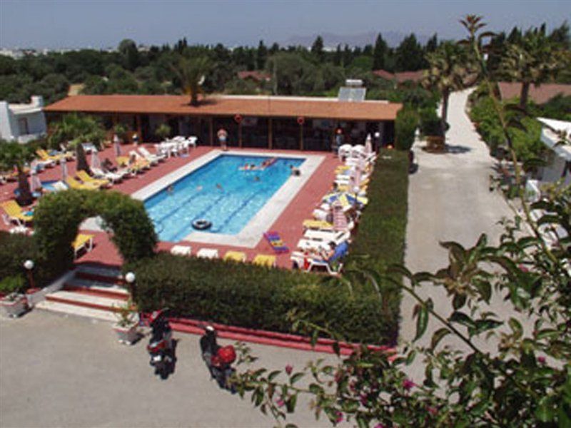 Sandys Studios Apartments And Log Villas Псалиди Екстериор снимка