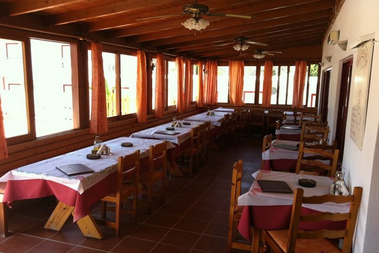 Sandys Studios Apartments And Log Villas Псалиди Екстериор снимка