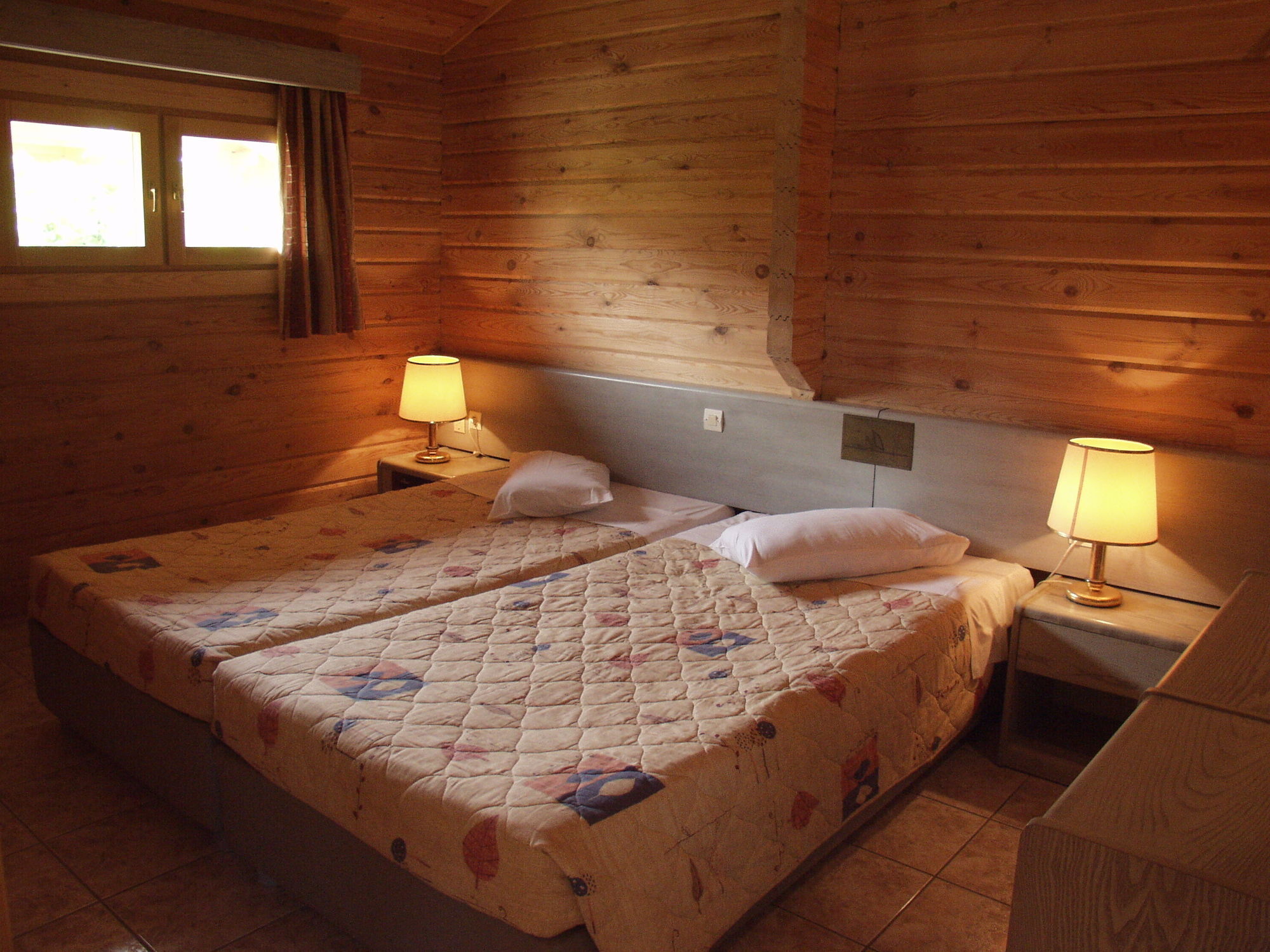 Sandys Studios Apartments And Log Villas Псалиди Екстериор снимка