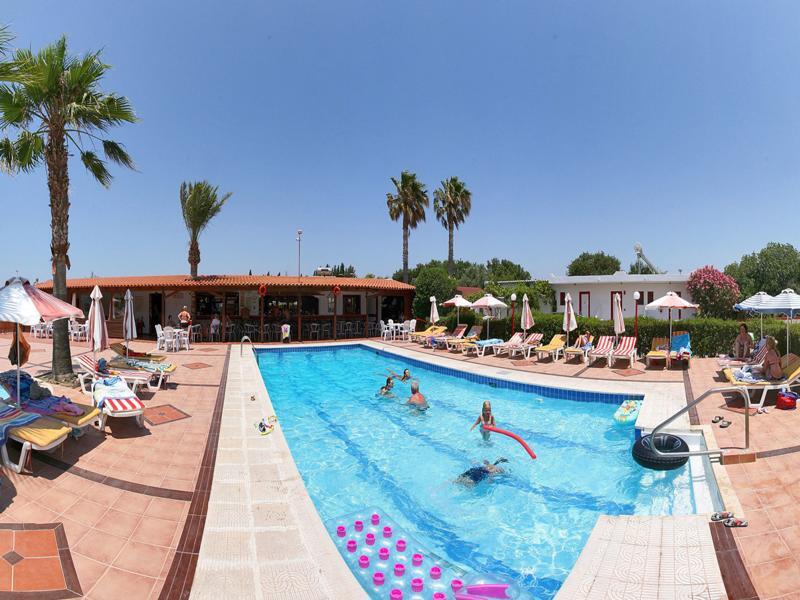 Sandys Studios Apartments And Log Villas Псалиди Екстериор снимка